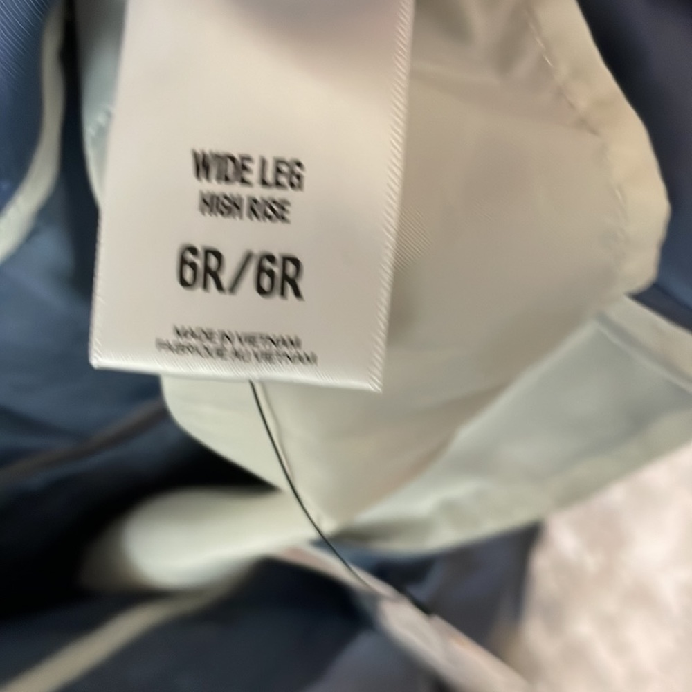 Express pantsuit - Picture 13 of 16